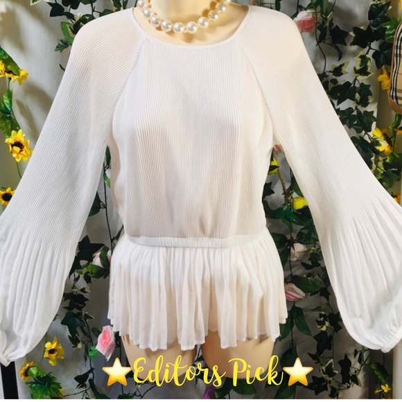 Preview Tops - *PREVIEW* cream blouse. So soft and feminine 🤍